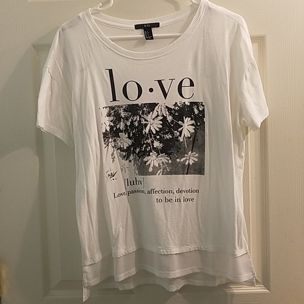 Graphic tee /blouse